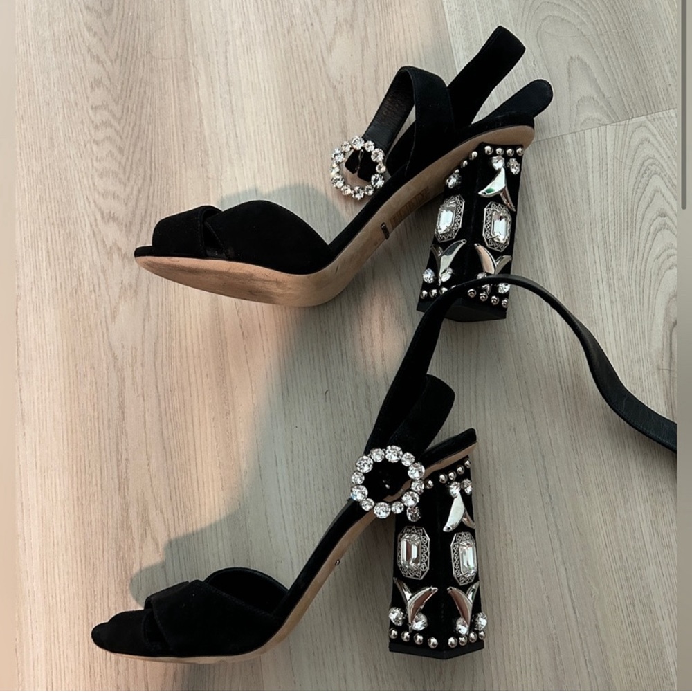 Dolce and Gabbana jeweled chunky heel 🖤
